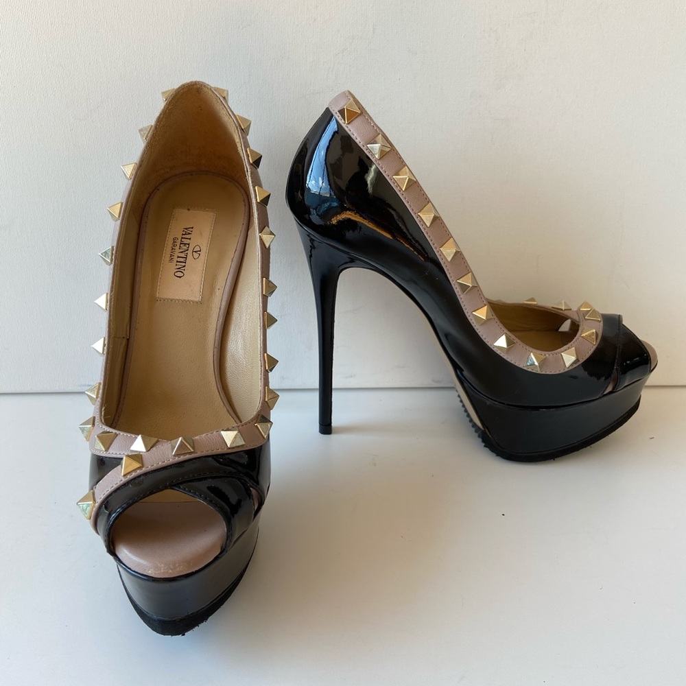 BRAND NEW Valentino Heels